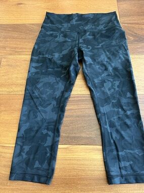 Lululemon Wunder Under Hise-Rise crop leggings Size 10 Incognito Camo Coal